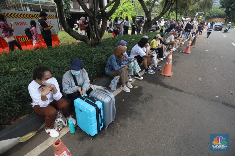 Penukaran tiket Allo Bank Festival di Istora Senayan, Jakarta, Kamis (19/5/2022). (CNBC Indonesia/Andrean Kristianto) Penukaran tiket Allo Bank Festival di Istora Senayan, Jakarta, Kamis (19/5/2022). (CNBC Indonesia/Andrean Kristianto)