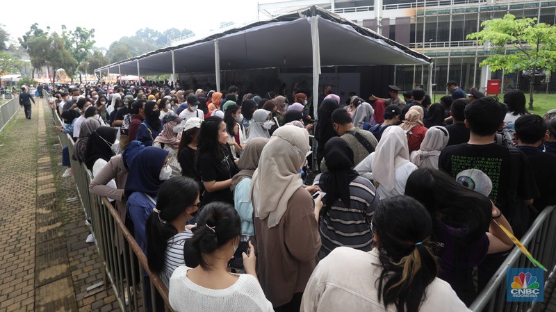Penukaran tiket Allo Bank Festival di Istora Senayan, Jakarta, Kamis (19/5/2022). (CNBC Indonesia/Andrean Kristianto) Penukaran tiket Allo Bank Festival di Istora Senayan, Jakarta, Kamis (19/5/2022). (CNBC Indonesia/Andrean Kristianto)