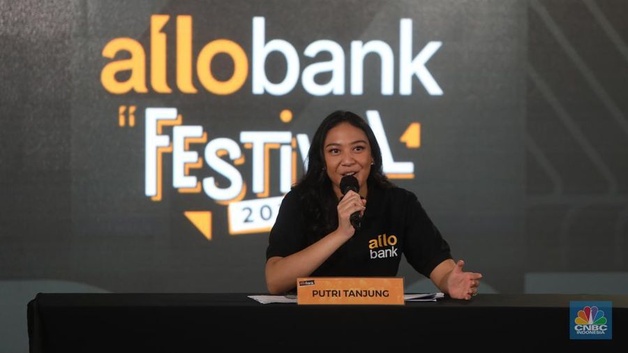 Putri Tanjung dalam peluncuran Allo Bank di Jakarta, Kamis (19/5/2022). (CNBC Indonesia/Andrean Kristianto)