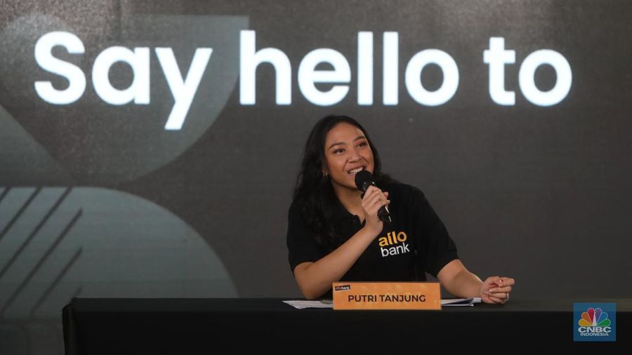 Putri Tanjung dalam peluncuran Allo Bank di Jakarta, Kamis (19/5/2022). (CNBC Indonesia/Andrean Kristianto)