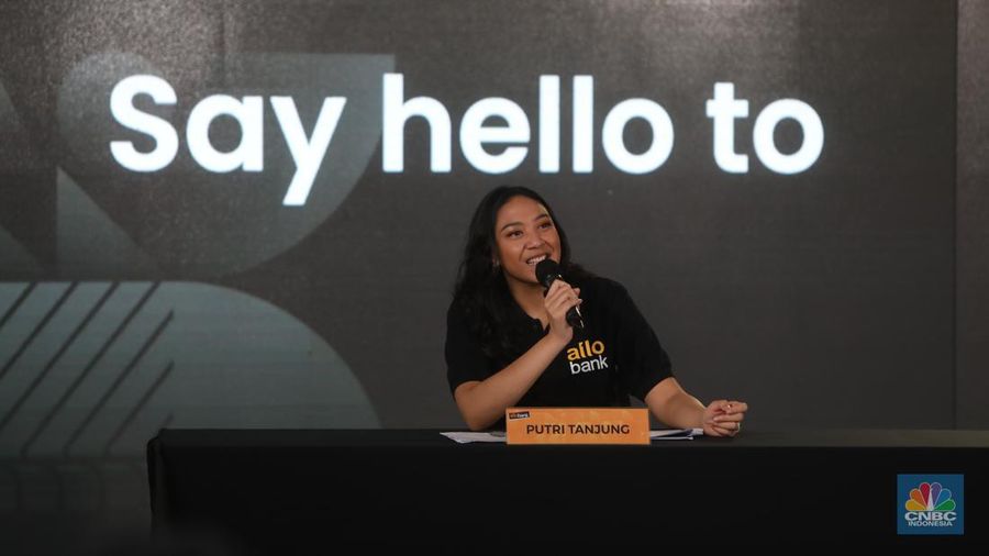 Putri Tanjung dalam peluncuran Allo Bank di Jakarta, Kamis (19/5/2022). (CNBC Indonesia/Andrean Kristianto)