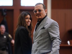 Pengacara Johnny Depp Bantah Kencani Kliennya: Bukan Tipeku
