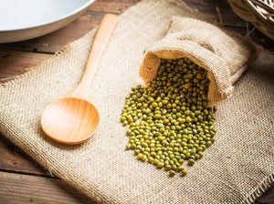 Sering Dijadikan Bubur, Ini 5 Manfaat Sehat Konsumsi Kacang Hijau