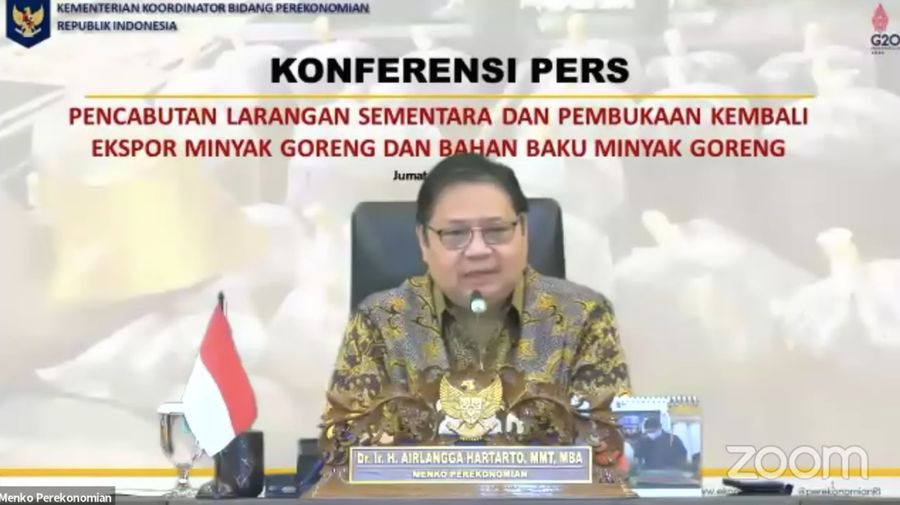Konferensi Pers Pelaksanaan Kebijakan Pembukaan Kembali Ekspor Minyak Goreng. (Tangkapan layar youtube Perekonomian RI)