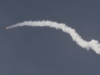 Roket Militer Amerika Bikin Langit Bolong