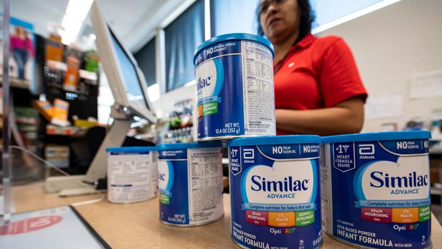 Krisis susu formula di Washington, DC, Amerika Serikat. (AFP via Getty Images/BRENDAN SMIALOWSKI)