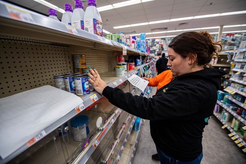 Krisis susu formula di Washington, DC, Amerika Serikat. (AFP via Getty Images/BRENDAN SMIALOWSKI) Krisis susu formula di Washington, DC, Amerika Serikat. (AFP via Getty Images/BRENDAN SMIALOWSKI)