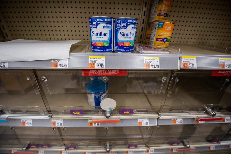 Krisis susu formula di Washington, DC, Amerika Serikat. (AFP via Getty Images/BRENDAN SMIALOWSKI) Krisis susu formula di Washington, DC, Amerika Serikat. (AFP via Getty Images/BRENDAN SMIALOWSKI)
