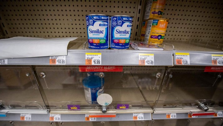 Krisis susu formula di Washington, DC, Amerika Serikat. (AFP via Getty Images/BRENDAN SMIALOWSKI) Krisis susu formula di Washington, DC, Amerika Serikat. (AFP via Getty Images/BRENDAN SMIALOWSKI)