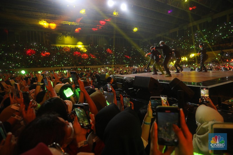 Boy band asal Korea Selatan, NCT Dream tampil dalam acara Allo Bank Festival 2022 di Istora Senayan, Jakarta, Jumat (20/5/2022). Allo Bank Festival pada hari pertama menampilkan berbagai musisi Indonesia dan Korean POP seperti NCT Dream, Raisa, Rizky Febian dan Kahitna. (CNBC Indonesia/ Andrean Kristianto)