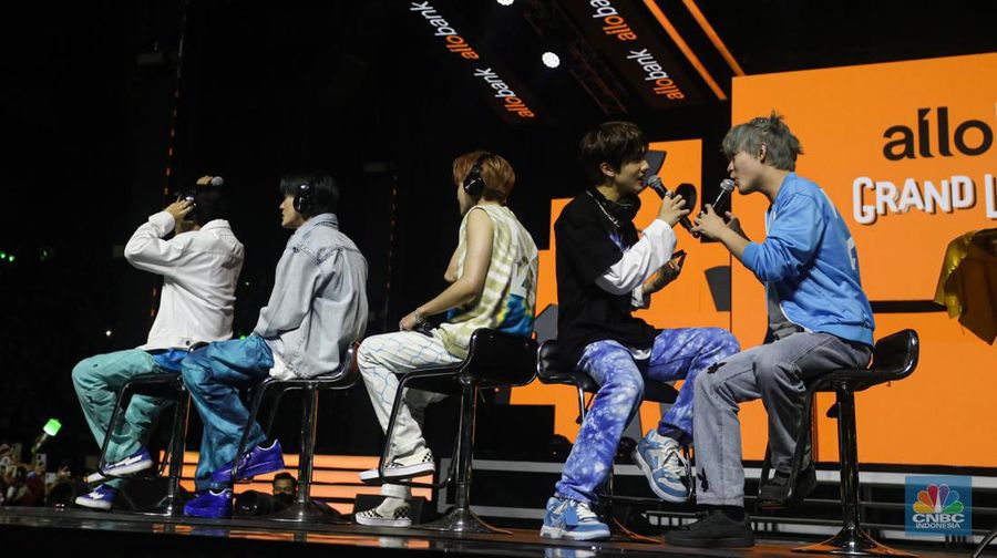 Boy band asal Korea Selatan, NCT Dream tampil dalam acara Allo Bank Festival 2022 di Istora Senayan, Jakarta, Jumat (20/5/2022). Allo Bank Festival pada hari pertama menampilkan berbagai musisi Indonesia dan Korean POP seperti NCT Dream, Raisa, Rizky Febian dan Kahitna. (CNBC Indonesia/ Andrean Kristianto)