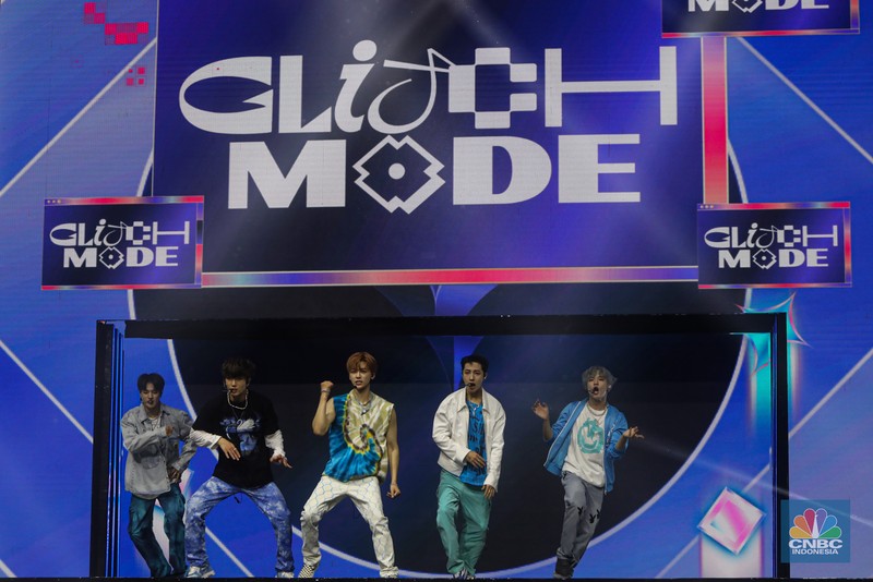Boy band asal Korea Selatan, NCT Dream tampil dalam acara Allo Bank Festival 2022 di Istora Senayan, Jakarta, Jumat (20/5/2022). Allo Bank Festival pada hari pertama menampilkan berbagai musisi Indonesia dan Korean POP seperti NCT Dream, Raisa, Rizky Febian dan Kahitna. (CNBC Indonesia/ Andrean Kristianto)
