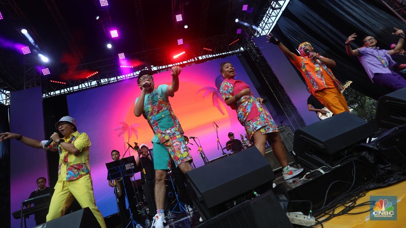 Penampilang Project Pop di Outdoor Stage Allo Bank Festival 2022, Istora Senayan, Sabtu (21/5/202). (CNBC Indonesia/Andrean Kristianto) Penampilang Project Pop di Outdoor Stage Allo Bank Festival 2022, Istora Senayan, Sabtu (21/5/202). (CNBC Indonesia/Andrean Kristianto)