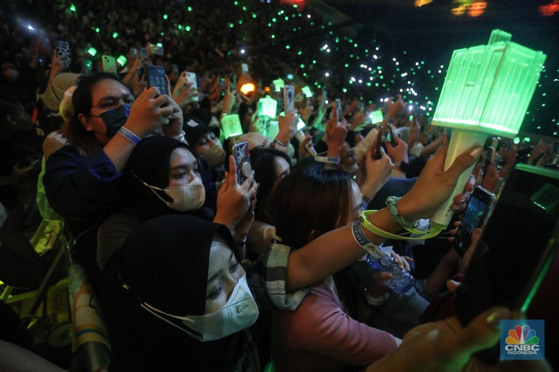 Boy band asal Korea Selatan, NCT Dream tampil dalam acara Allo Bank Festival 2022 di Istora Senayan, Jakarta, Jumat (20/5/2022). Allo Bank Festival pada hari pertama menampilkan berbagai musisi Indonesia dan Korean POP seperti NCT Dream, Raisa, Rizky Febian dan Kahitna. (CNBC Indonesia/ Andrean Kristianto)