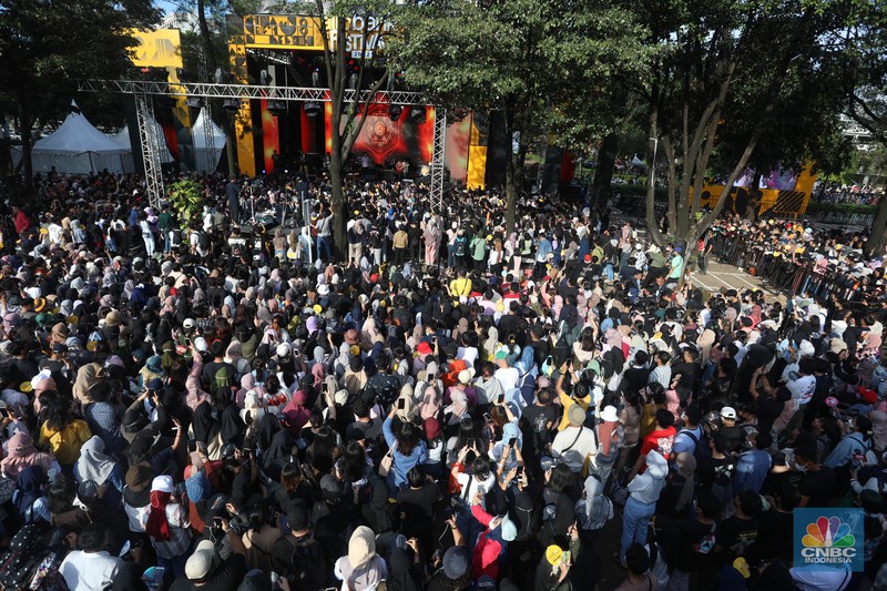 Penampilang Project Pop di Outdoor Stage Allo Bank Festival 2022, Istora Senayan, Sabtu (21/5/202). (CNBC Indonesia/Andrean Kristianto) Penampilang Project Pop di Outdoor Stage Allo Bank Festival 2022, Istora Senayan, Sabtu (21/5/202). (CNBC Indonesia/Andrean Kristianto)