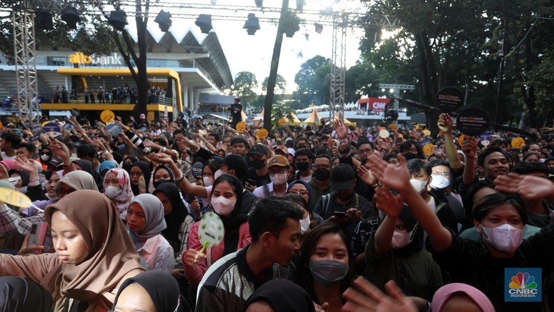 Penampilang Project Pop di Outdoor Stage Allo Bank Festival 2022, Istora Senayan, Sabtu (21/5/202). (CNBC Indonesia/Andrean Kristianto) Penampilang Project Pop di Outdoor Stage Allo Bank Festival 2022, Istora Senayan, Sabtu (21/5/202). (CNBC Indonesia/Andrean Kristianto)
