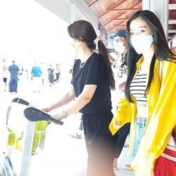 Heboh Irene Red Velvet Liburan ke Bali, Begini Gaya Santainya