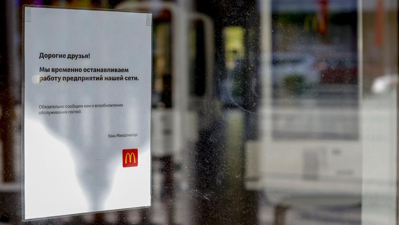 MOSCOW, RUSSIA - MAY 16: A view of McDonald's restaurant serving in the capital Moscow of Russia on May 16 2022. US fast food restaurant chain McDonald's has announced that it will exit the Russian market, where it has been operating for more than 30 years. (Photo by Sefa Karacan/Anadolu Agency via Getty Images)