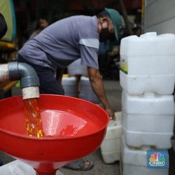 Jurus Jokowi Sukses? Harga Minyak Goreng Udah Rp16.000-an Nih