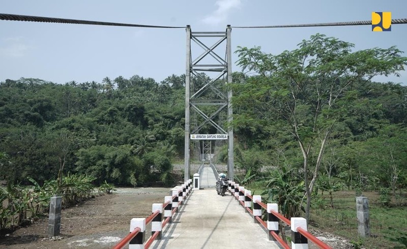 Pembangunan Jembatan Gantung di Jawa Tengah Pembangunan Jembatan Gantung di Jawa Tengah (Dok. Kementerian PUPR)
