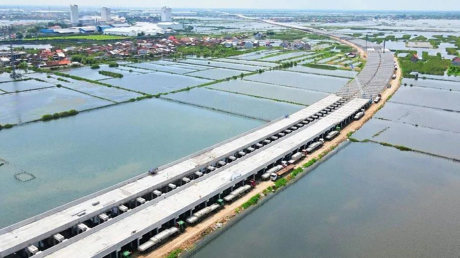 Pembangunan Tol Semarang-Demak Seksi 2 yang terintegrasi dengan Tanggul Laut Kota Semarang (Dok. Kementerian PUPR)