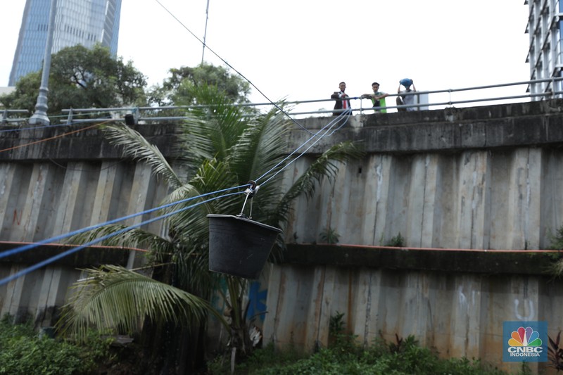 Warung kerek di Kampung Kebalen VII, Mampang Prapatan, Jakarta, Senin (23/5/2022). (CNBC Indonesia/ Tri Susilo)