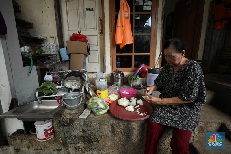 Warung kerek di Kampung Kebalen VII, Mampang Prapatan, Jakarta, Senin (23/5/2022). (CNBC Indonesia/ Tri Susilo)