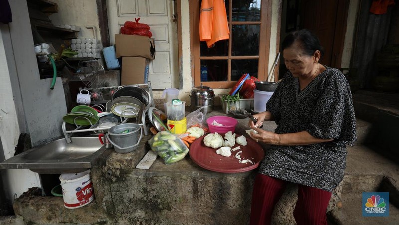 Warung kerek di Kampung Kebalen VII, Mampang Prapatan, Jakarta, Senin (23/5/2022). (CNBC Indonesia/ Tri Susilo)