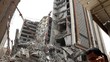 Duh! Gedung 10 Lantai Roboh di Iran, Timpa Mobil Berpenumpang