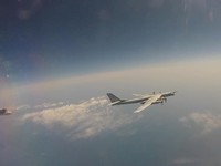Bikin Panas, Potret Bomber Rusia Terbang di Langit Jepang
