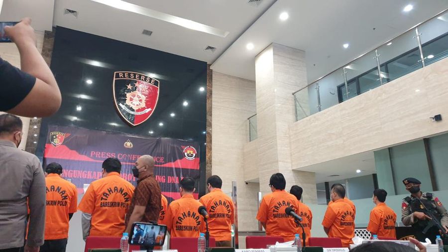 11 orang tersangka dna pro. (Teti Purwanti (²©²ÊÍøÕ¾))