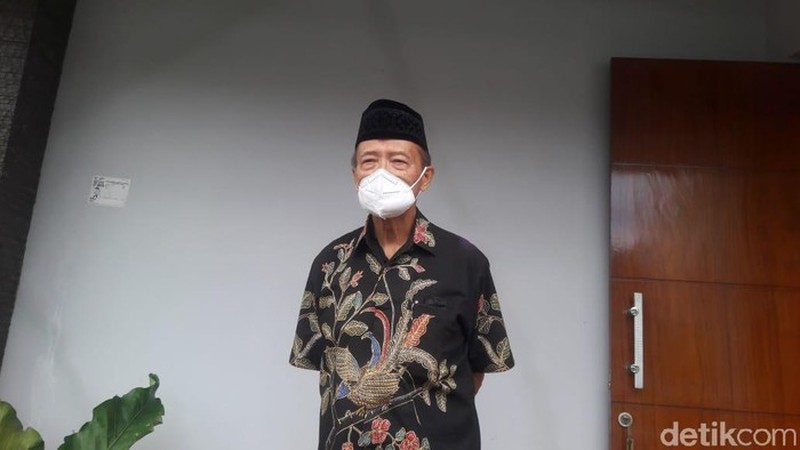 Presiden Joko Widodo menjenguk mantan Ketua Umum PP Muhammadiyah Ahmad Syafii Maarif atau biasa disapa Buya Syafii di kediamannya di Kabupaten Sleman, pada Sabtu, 26 Maret 2022. (Dok: Biro Pers Sekretariat Presiden) Presiden Joko Widodo menjenguk mantan Ketua Umum PP Muhammadiyah Ahmad Syafii Maarif atau biasa disapa Buya Syafii di kediamannya di Kabupaten Sleman, pada Sabtu, 26 Maret 2022. (Dok: Biro Pers Sekretariat Presiden)