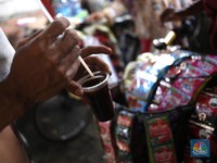 Kebiasaan Ngopi yang Bikin Mikroplastik Masuk ke Tubuh Tanpa Disadari