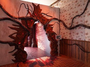 Video: POV Main Hunting Stamp di Instalasi Stranger Things M Bloc