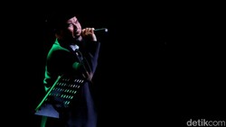 Puji Ahmad Dhani Musisi Jenius, Ello: Hidup Matinya Buat Musik