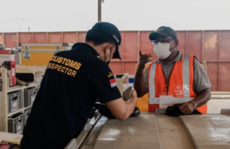 Bea Cukai melalui bea cukai bandara Soekarno Hatta, Tangerang, Banten pada hari Senin-Rabu tanggal 23-25 Mei 2022. Pemasukan mobil balap beserta perlengkapannya yang akan berlaga pada FIAFormulaE dengan menggunakan fasilitas ATA Carnet. (Tangkapan layar @beacukaiRI) Bea Cukai melalui bea cukai bandara Soekarno Hatta, Tangerang, Banten pada hari Senin-Rabu tanggal 23-25 Mei 2022. Pemasukan mobil balap beserta perlengkapannya yang akan berlaga pada FIAFormulaE dengan menggunakan fasilitas ATA Carnet. (Tangkapan layar @beacukaiRI)