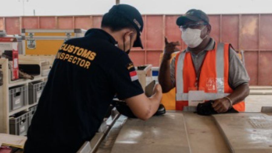 Bea Cukai melalui bea cukai bandara Soekarno Hatta, Tangerang, Banten pada hari Senin-Rabu tanggal 23-25 Mei 2022. Pemasukan mobil balap beserta perlengkapannya yang akan berlaga pada FIAFormulaE dengan menggunakan fasilitas ATA Carnet. (Tangkapan layar @beacukaiRI)