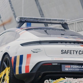 Tiba di Jakarta, Begini Penampakan Mobil Safety Car Formula E