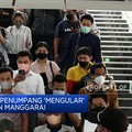 Antrean Penumpang 'Mengular' di Stasiun Manggarai