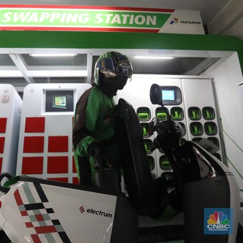 Penampakan Motor Listrik Gojek, Baterai Listrik Ganti di SPBU
