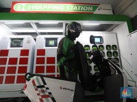 Penampakan Motor Listrik Gojek, Baterai Listrik Ganti di SPBU