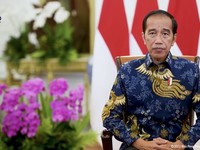 Covid Melandai, Jokowi Minta Warga RI Tetap Vaksinasi Corona