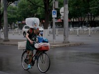 Beijing Bolehkan Makan di Tempat, Covid Sudah Lewat?