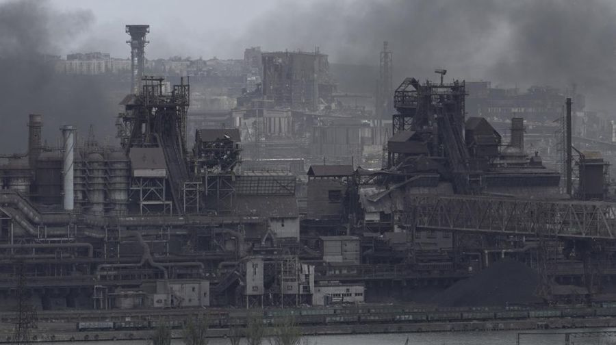 TOPSHOT - Smoke rises from the Azovstal steel plant in the city of Mariupol on May 10, 2022, amid the ongoing Russian military action in Ukraine. (Photo by STRINGER / AFP) (Photo by STRINGER/AFP via Getty Images)