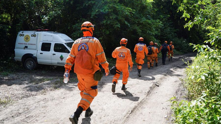 Aerial view showing the entrance to the coal mine in the Colombian municipality of Zulia, Norte de Santander Department, on the border with Venezuela, in which 14 miners are still trapped on June 1, 2022. - Rescuers were continuing on Wednesday to try to free 14 miners trapped for two days in a coal mine in Colombia following an explosion that killed one worker, official sources said. The miners are believed to be 200 meters underground with rescuers attempting to dig down 55 meters to access a ventilation circuit 