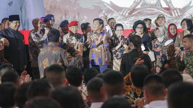 Momen Kebersamaan Prabowo dengan Purnawirawan TNI Agum Gumelar Cs dan Ibu Wismoyo Arismunandar. (Dok. Pribadi Prabowo Subianto)
