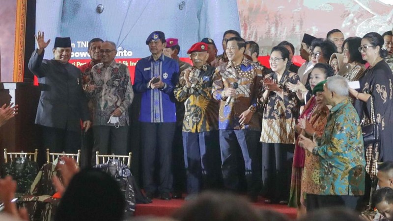 Momen Kebersamaan Prabowo dengan Purnawirawan TNI Agum Gumelar Cs dan Ibu Wismoyo Arismunandar. (Dok. Pribadi Prabowo Subianto)