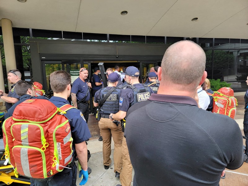 Tulsa Medical Building Shooting Emergency personnel respond to a shooting at the Natalie Medical Building Wednesday, June 1, 2022. in Tulsa, Okla. Multiple people were shot at a Tulsa medical building on a hospital campus Wednesday. (Ian Maule/Tulsa World via AP)