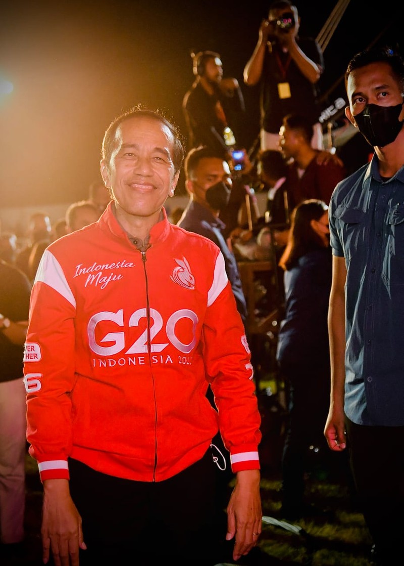 Suasana saat Presiden Joko Widodo dan Ibu Iriana menyaksikan konser kebangsaan, membumikan Pancasila dari NTT untuk Nusantara pada Rabu, 1 Juni 2022 di Kabupaten Ende, Provinsi NTT. Foto: Rusman - Biro Pers Sekretariat Presiden Suasana saat Presiden Joko Widodo dan Ibu Iriana menyaksikan konser kebangsaan, membumikan Pancasila dari NTT untuk Nusantara pada Rabu, 1 Juni 2022 di Kabupaten Ende, Provinsi NTT. Foto: Rusman - Biro Pers Sekretariat Presiden