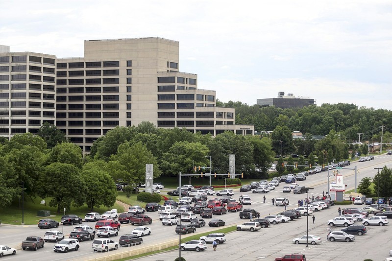 Emergency personnel respond to a shooting at the Natalie Medical Building Wednesday, June 1, 2022. in Tulsa, Okla. Multiple people were shot at a Tulsa medical building on a hospital campus Wednesday. (Ian Maule/Tulsa World via AP)